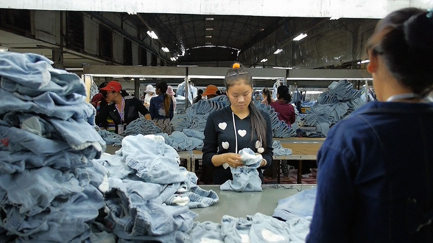 붉은 옷 스틸컷